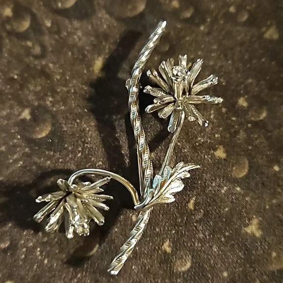 1/20 12k Gold Filled Silver Flower Pin - Picture 2 of 3